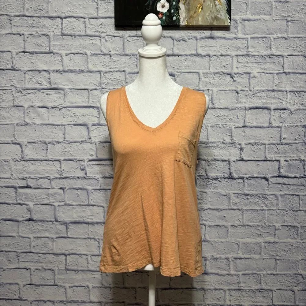 Madewell tank top
Size S